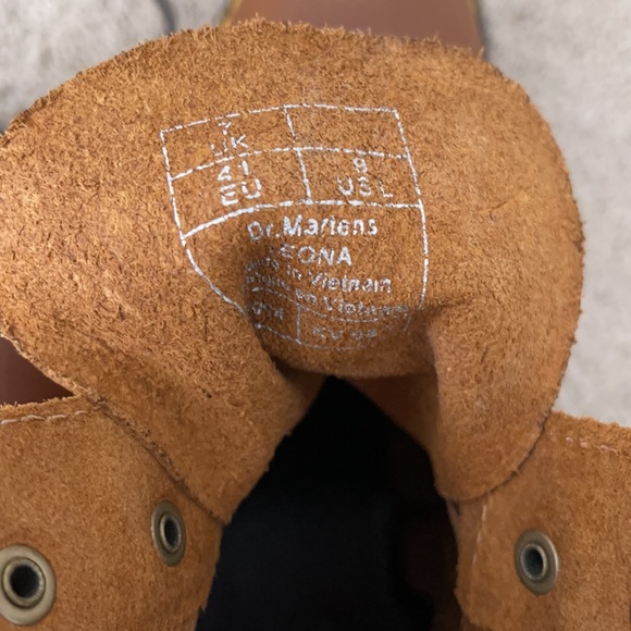 COPY - Dr Martens boots - Picture 10 of 11